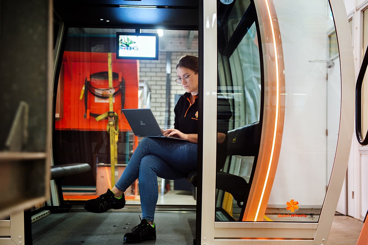 Multimedia integration gondola