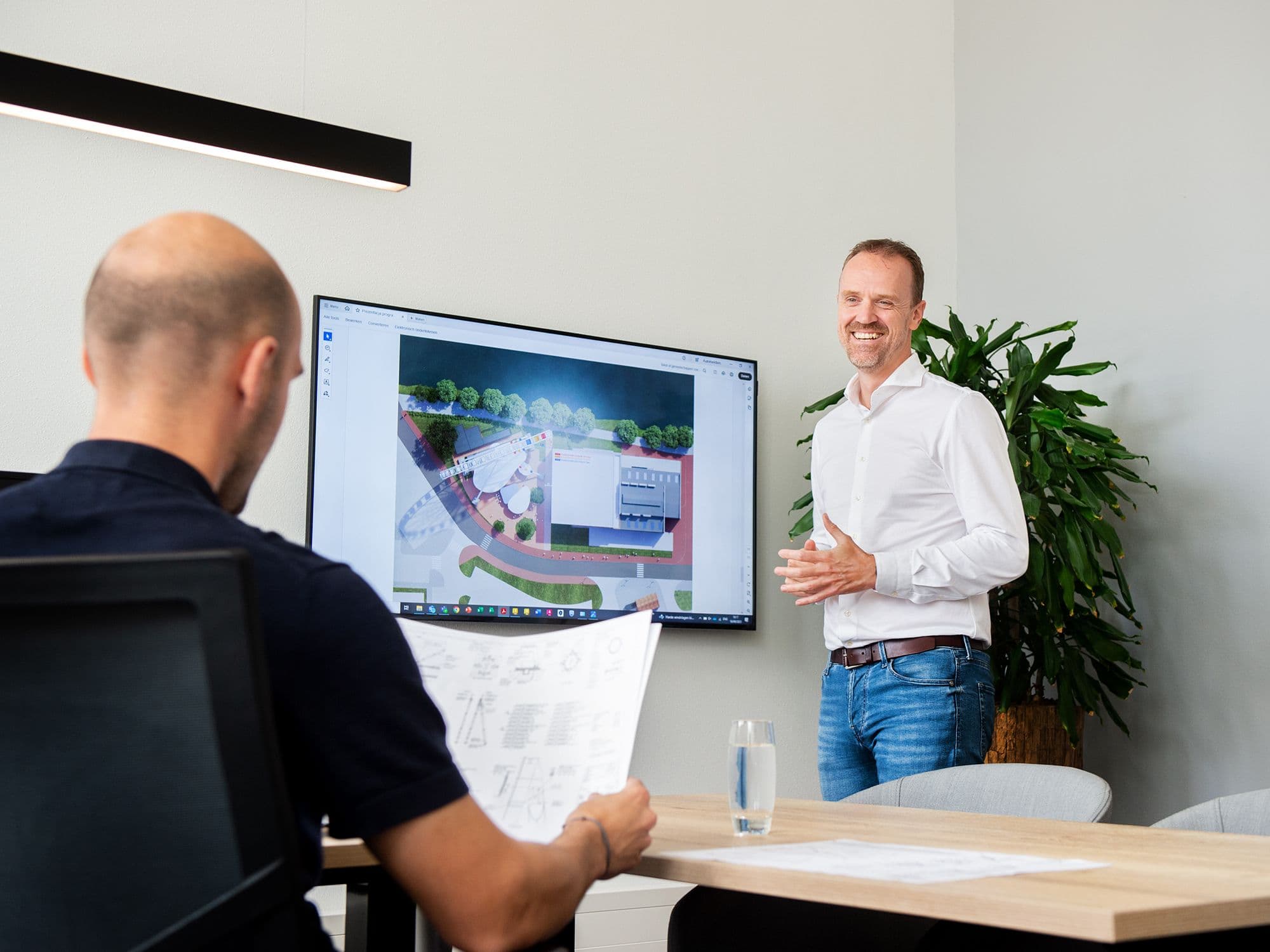 About us_meeting
