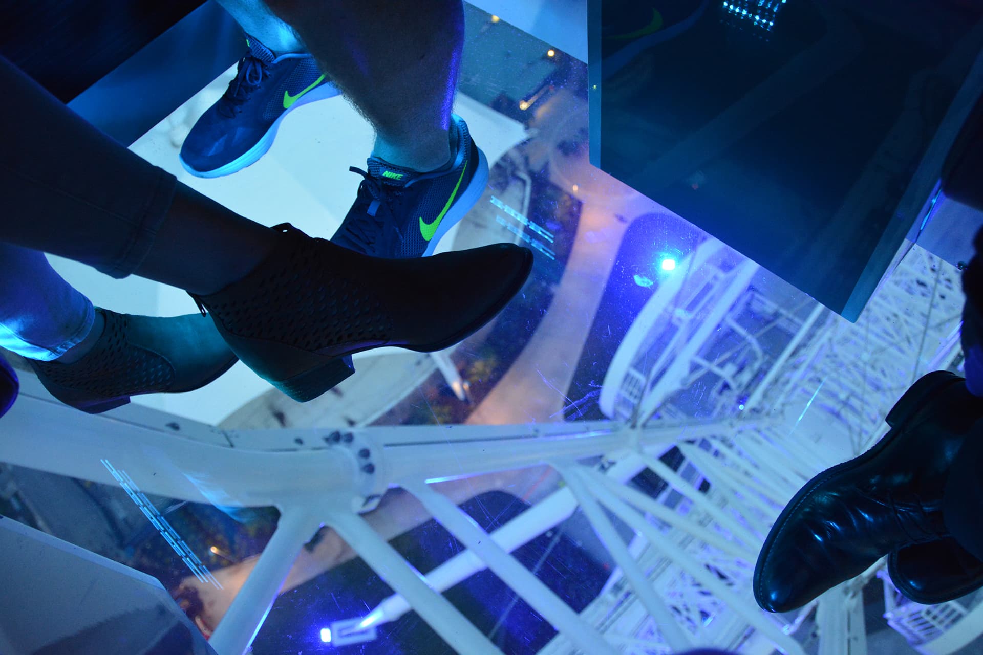 The Centennial Wheel-VIP glass floor