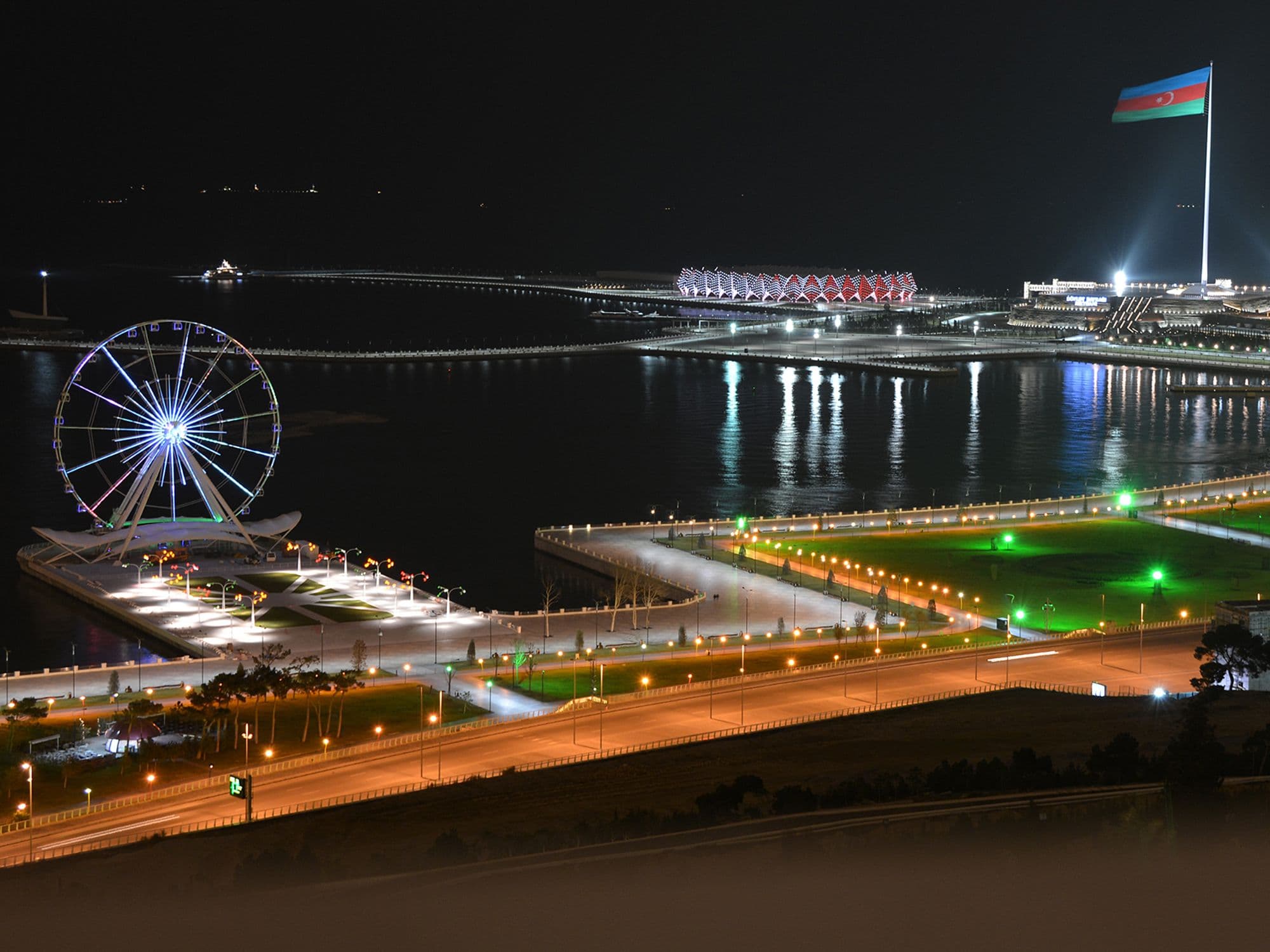 The Baku Wheel_Surrouding bij night