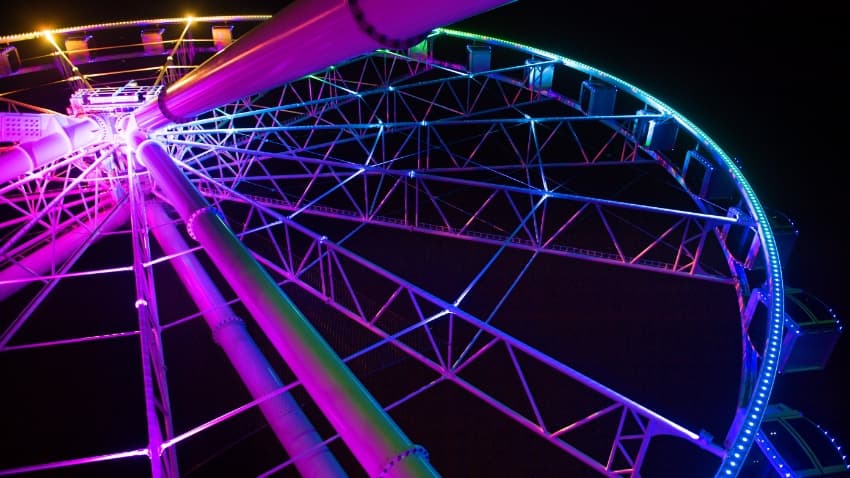 Dutch Wheels at night